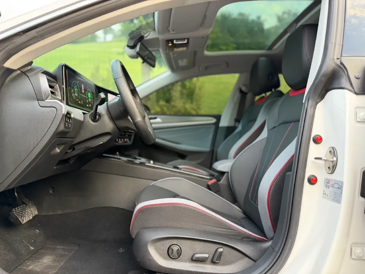 2023 Volkswagen Lamando 1.4T 150HP L4 7DCT,autocango,china used car exporter,china ev exporter,chinese used car exporter,chinese used ev exporter