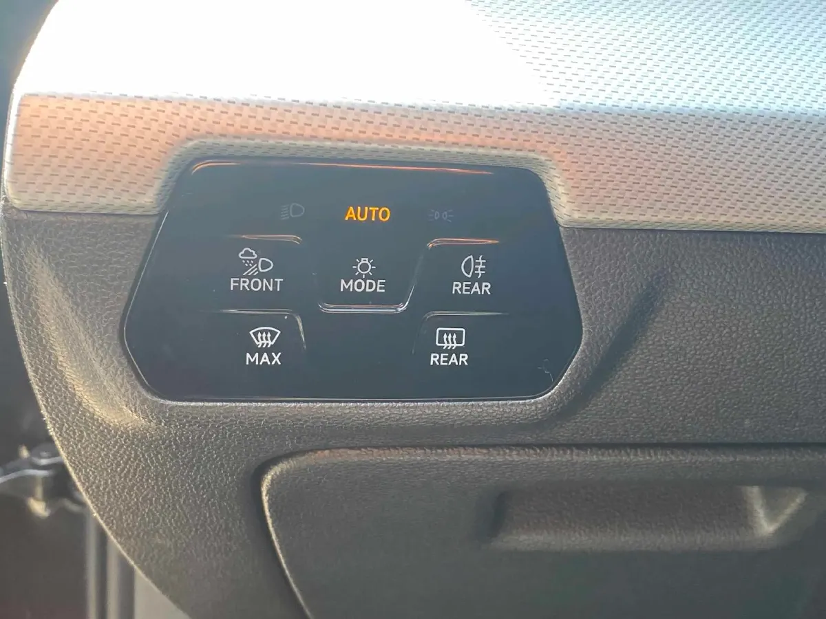2023 Volkswagen Lamando 1.4T 150HP L4 7DCT,autocango,china used car exporter,china ev exporter,chinese used car exporter,chinese used ev exporter