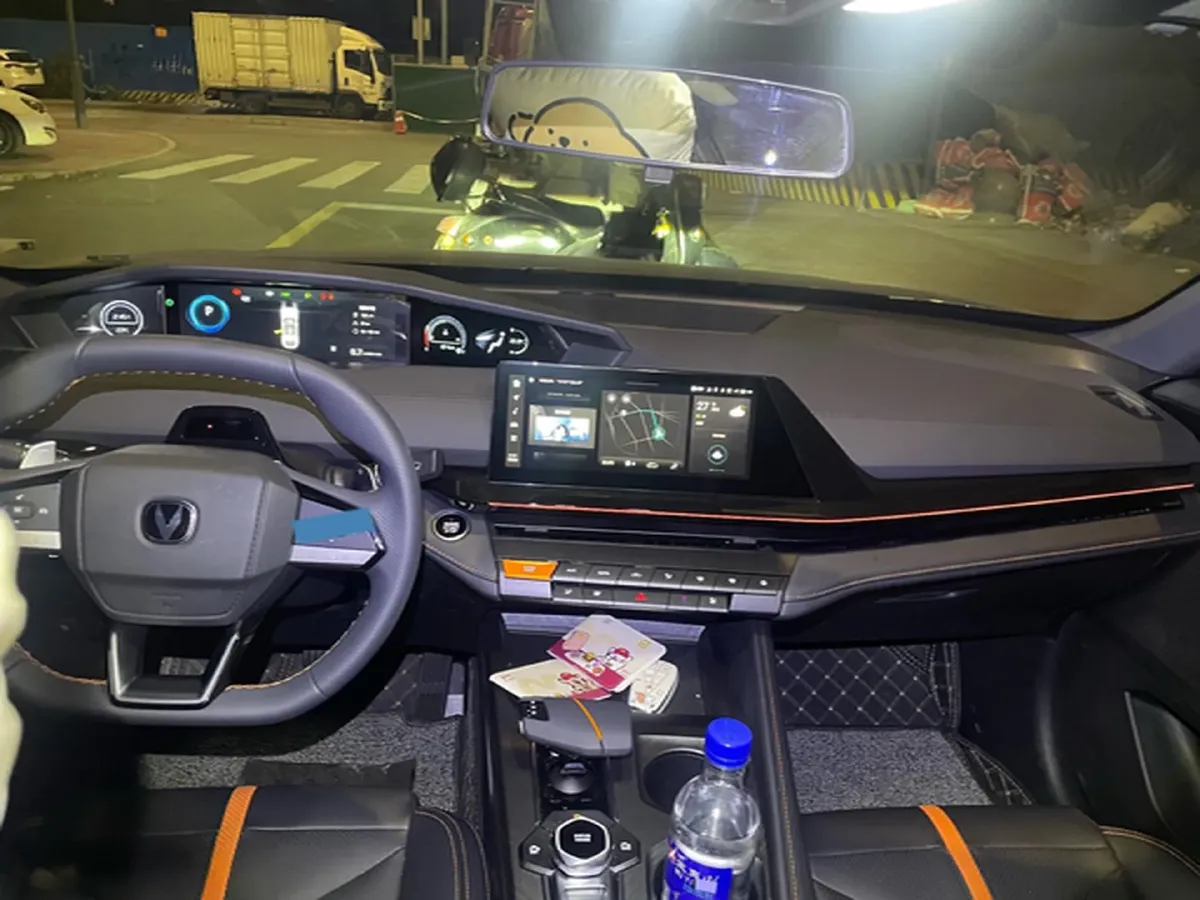 2024 ChangAn UNI-V 1.5T 188HP L4 7DCT,autocango,china used car exporter,china ev exporter,chinese used car exporter,chinese used ev exporter