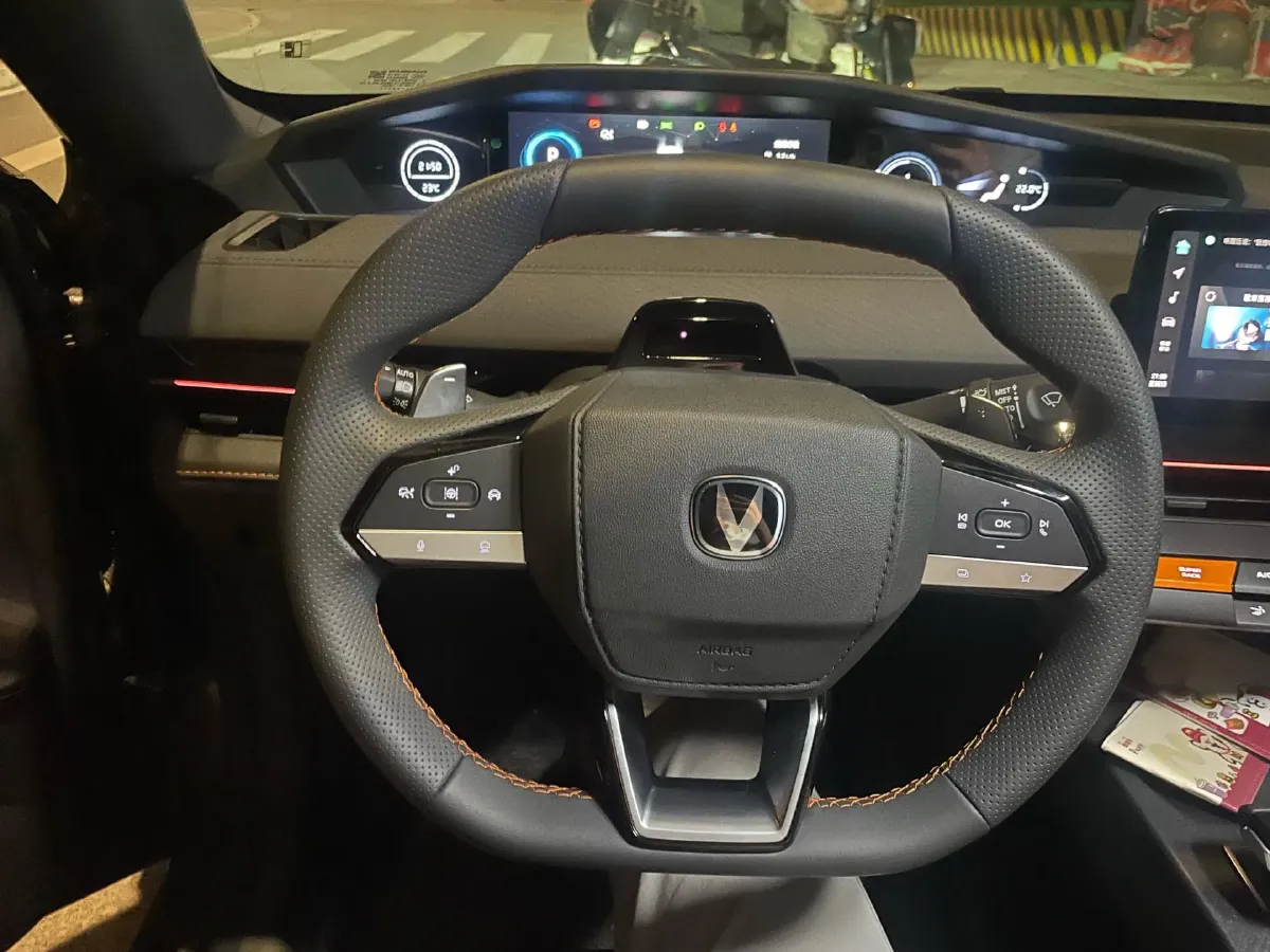 2024 ChangAn UNI-V 1.5T 188HP L4 7DCT,autocango,china used car exporter,china ev exporter,chinese used car exporter,chinese used ev exporter