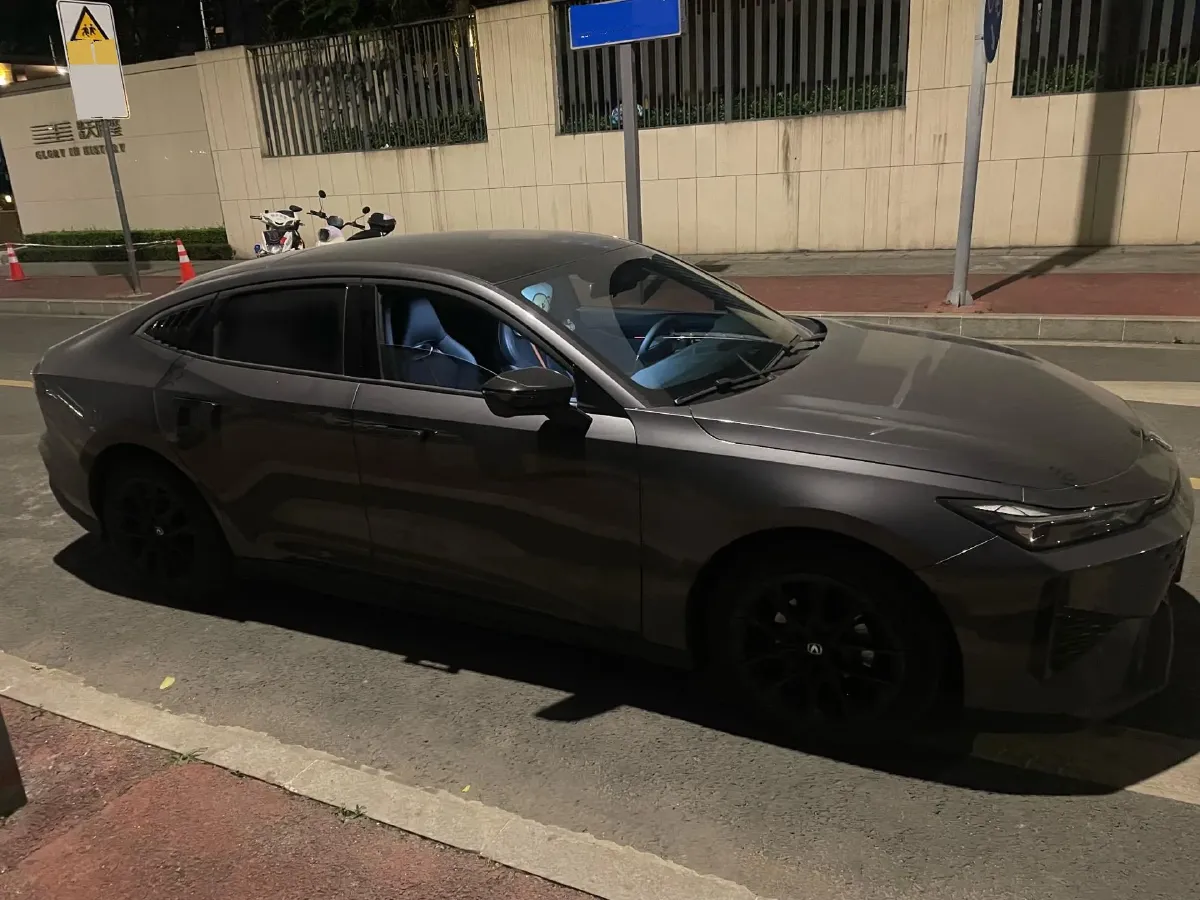 2024 ChangAn UNI-V 1.5T 188HP L4 7DCT,autocango,china used car exporter,china ev exporter,chinese used car exporter,chinese used ev exporter