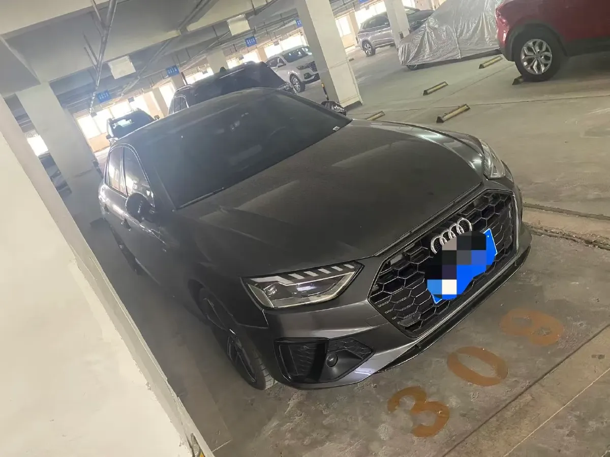 2025 Audi A4L 2.0T 190HP L4 7DCT,autocango,china used car exporter,china ev exporter,chinese used car exporter,chinese used ev exporter
