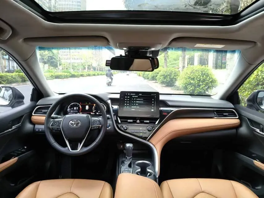 2021 Toyota Camry 2.5L 209HP L4 8AT,autocango,china used car exporter,china ev exporter,chinese used car exporter,chinese used ev exporter