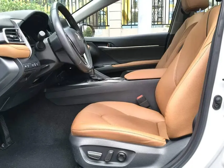 2021 Toyota Camry 2.5L 209HP L4 8AT,autocango,china used car exporter,china ev exporter,chinese used car exporter,chinese used ev exporter