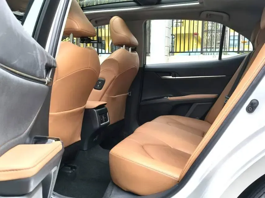 2021 Toyota Camry 2.5L 209HP L4 8AT,autocango,china used car exporter,china ev exporter,chinese used car exporter,chinese used ev exporter