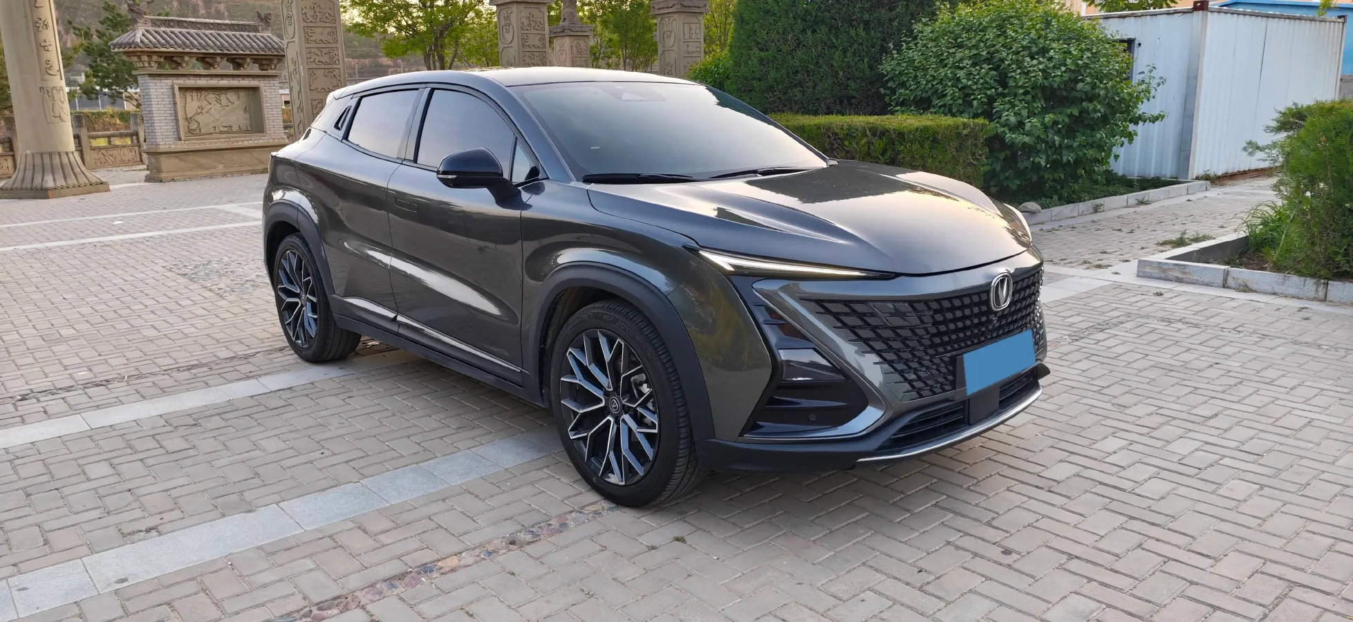 2022 ChangAn UNI-T 1.5T 188HP L4 7DCT,autocango,china used car exporter,china ev exporter,chinese used car exporter,chinese used ev exporter