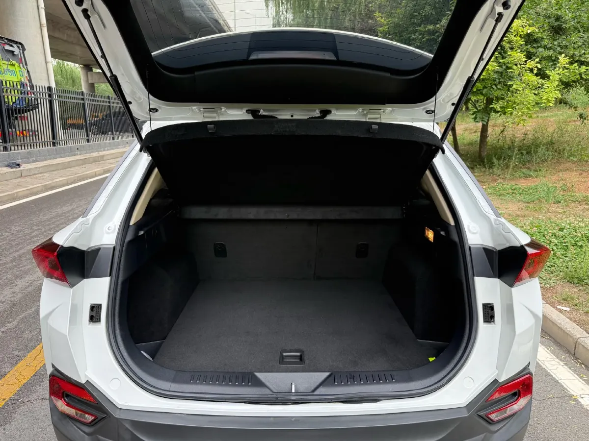 2021 Bestune T77 1.5T 169HP L4 7DCT,autocango,china used car exporter,china ev exporter,chinese used car exporter,chinese used ev exporter