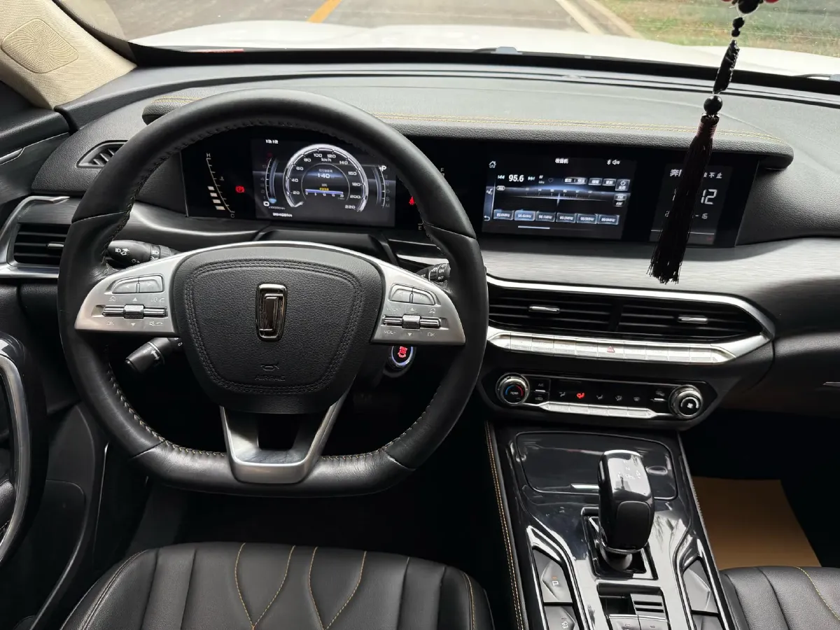 2021 Bestune T77 1.5T 169HP L4 7DCT,autocango,china used car exporter,china ev exporter,chinese used car exporter,chinese used ev exporter