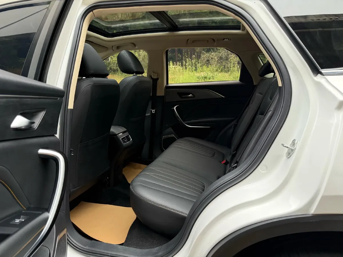 2021 Bestune T77 1.5T 169HP L4 7DCT,autocango,china used car exporter,china ev exporter,chinese used car exporter,chinese used ev exporter