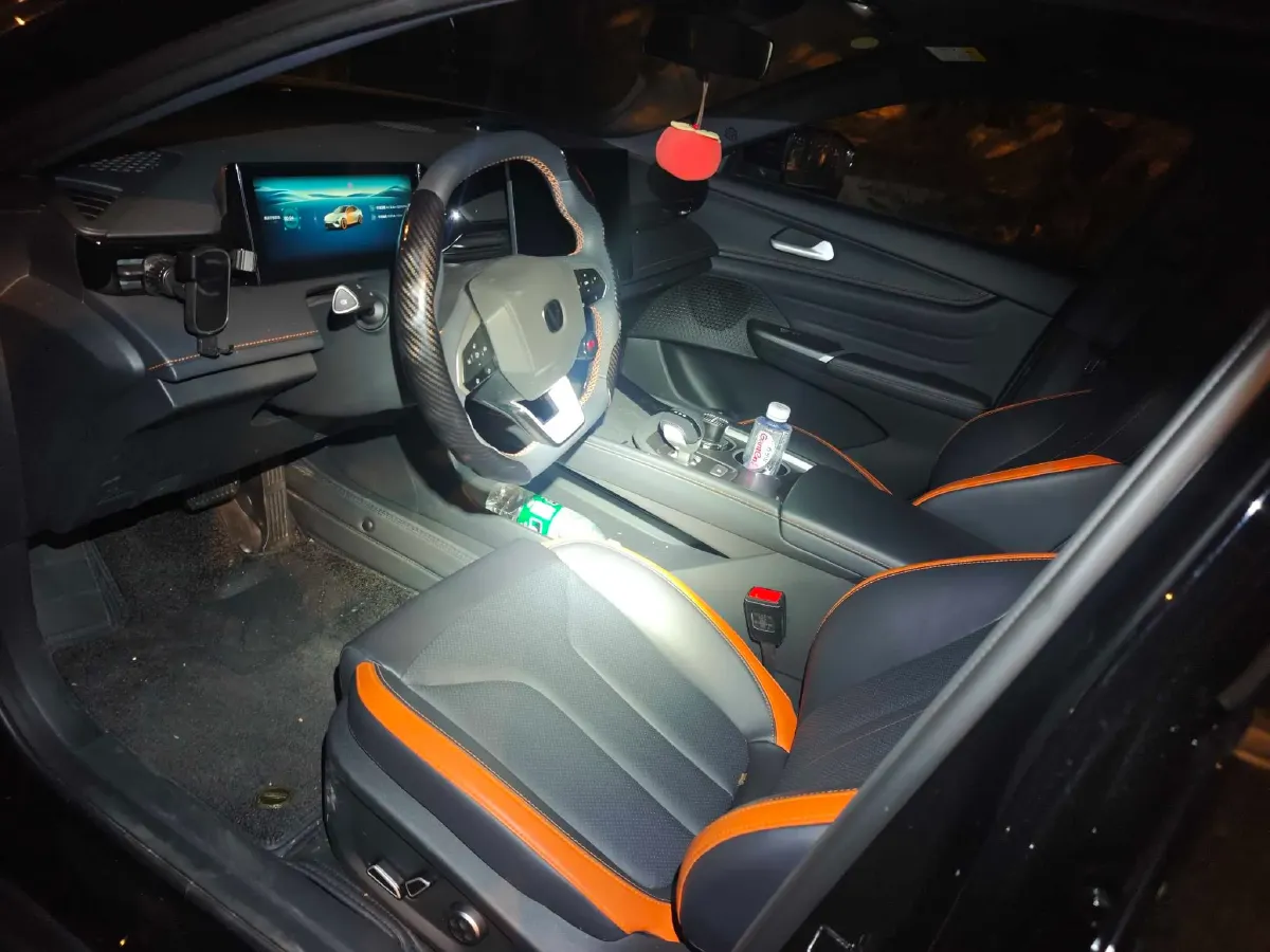 2025 ChangAn UNI-V 1.5T 192HP L4 7DCT,autocango,china used car exporter,china ev exporter,chinese used car exporter,chinese used ev exporter