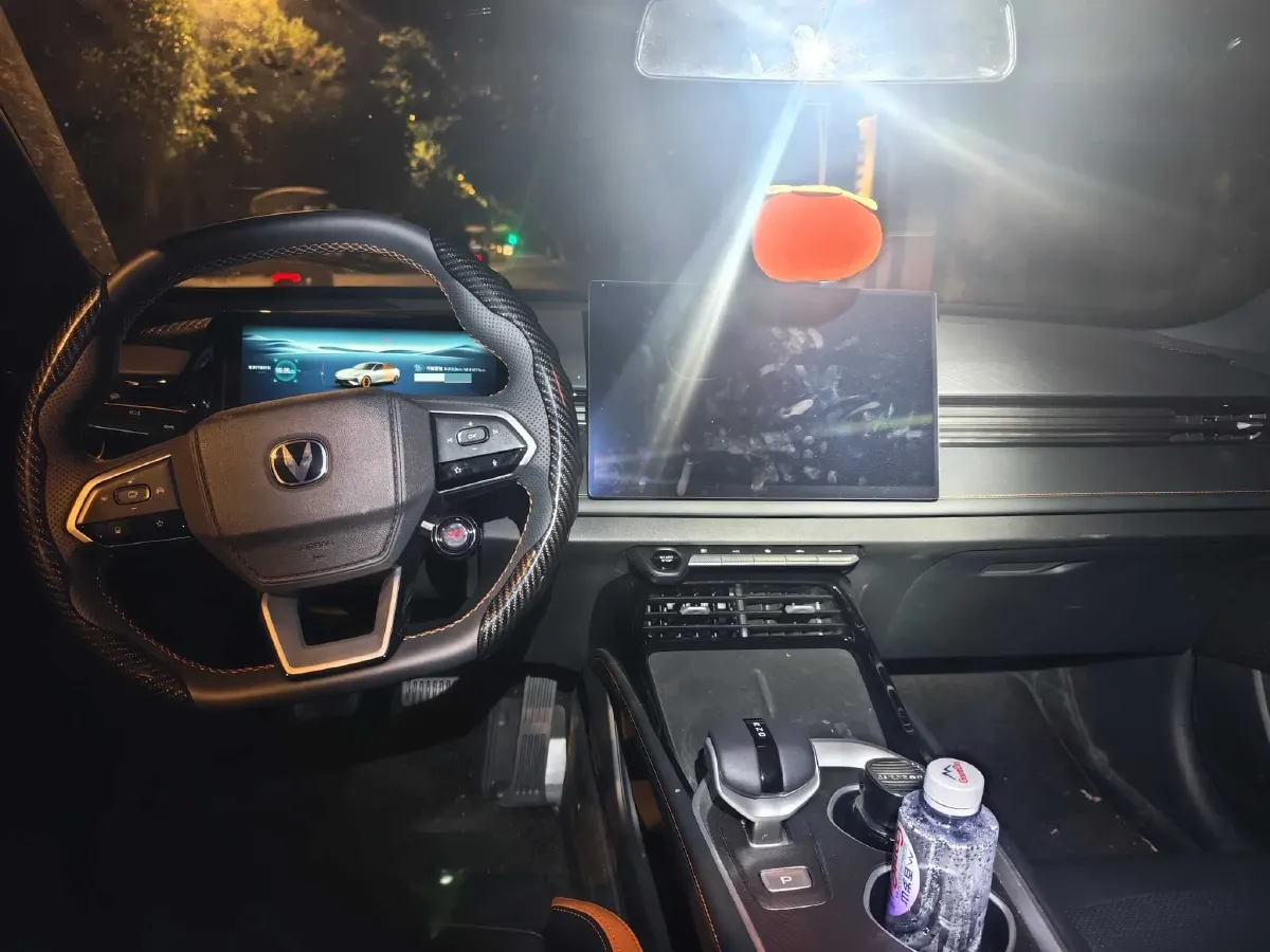 2025 ChangAn UNI-V 1.5T 192HP L4 7DCT,autocango,china used car exporter,china ev exporter,chinese used car exporter,chinese used ev exporter