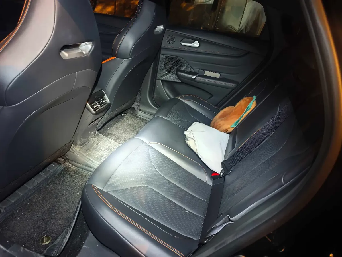 2025 ChangAn UNI-V 1.5T 192HP L4 7DCT,autocango,china used car exporter,china ev exporter,chinese used car exporter,chinese used ev exporter
