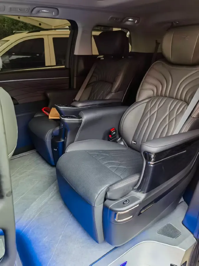 2024 GAC Trumpchi M8 2.0T 252HP L4 8AT,autocango,china used car exporter,china ev exporter,chinese used car exporter,chinese used ev exporter