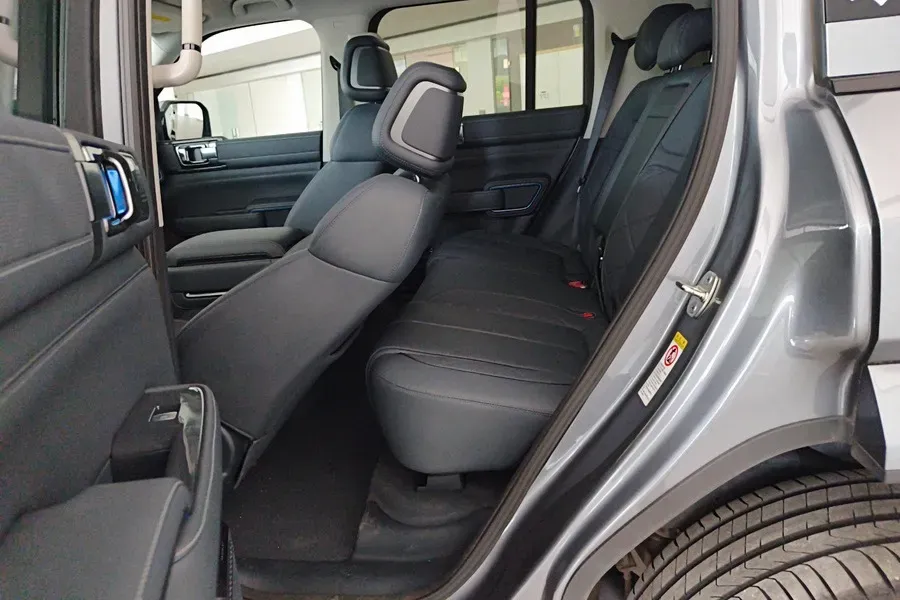 2025 FangChengBao Bao 5 1.5T 194HP L4 E-CVT PHEV 31.8KWH,autocango,china used car exporter,china ev exporter,chinese used car exporter,chinese used ev exporter