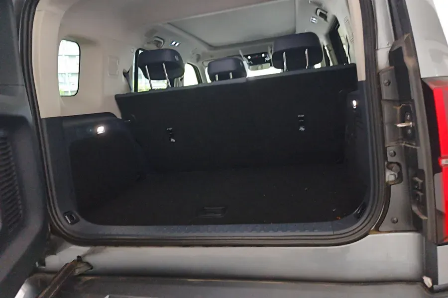 2025 FangChengBao Bao 5 1.5T 194HP L4 E-CVT PHEV 31.8KWH,autocango,china used car exporter,china ev exporter,chinese used car exporter,chinese used ev exporter