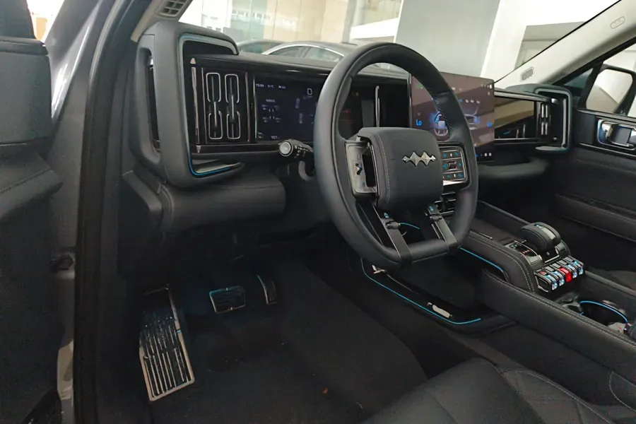 2025 FangChengBao Bao 5 1.5T 194HP L4 E-CVT PHEV 31.8KWH,autocango,china used car exporter,china ev exporter,chinese used car exporter,chinese used ev exporter