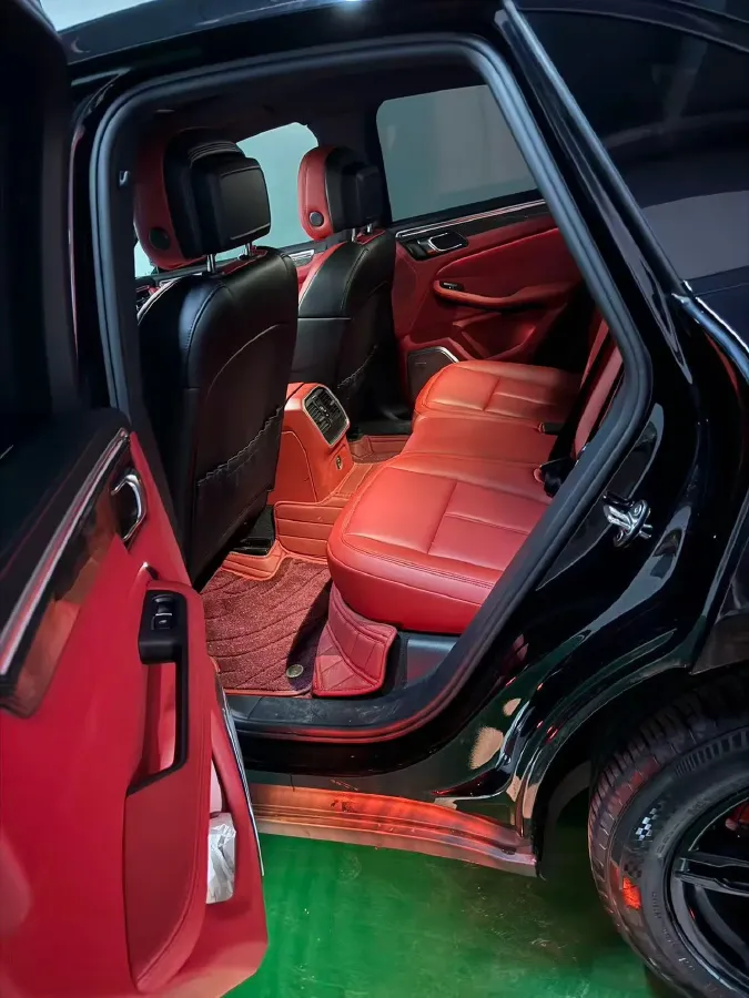 2022 Porsche Macan 2.0T 265HP L4 7DCT,autocango,china used car exporter,china ev exporter,chinese used car exporter,chinese used ev exporter