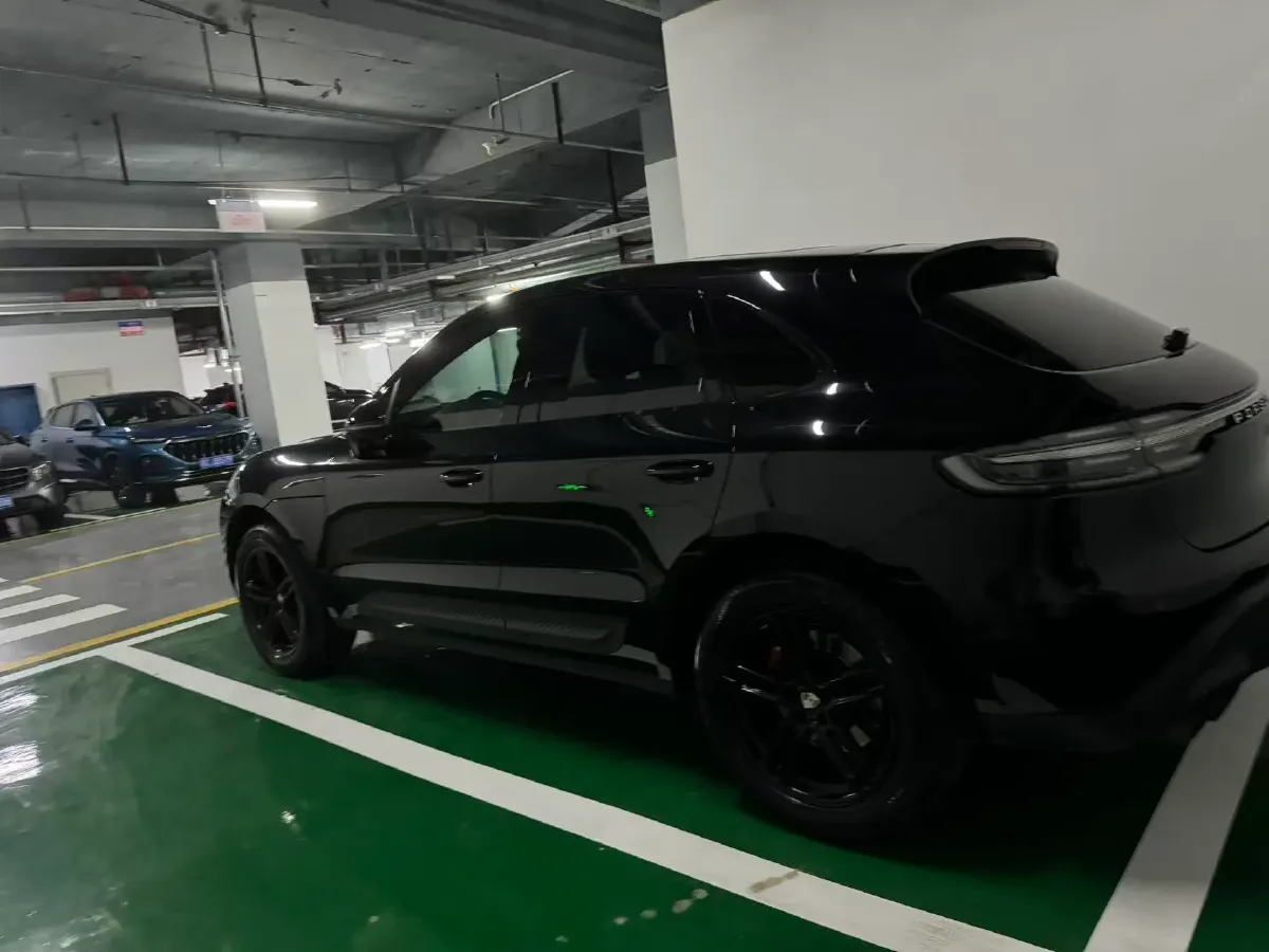 2022 Porsche Macan 2.0T 265HP L4 7DCT,autocango,china used car exporter,china ev exporter,chinese used car exporter,chinese used ev exporter