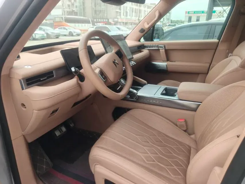 2025 M Hero WarriorM817 1.5T 197HP L4 PHEV,autocango,china used car exporter,china ev exporter,chinese used car exporter,chinese used ev exporter