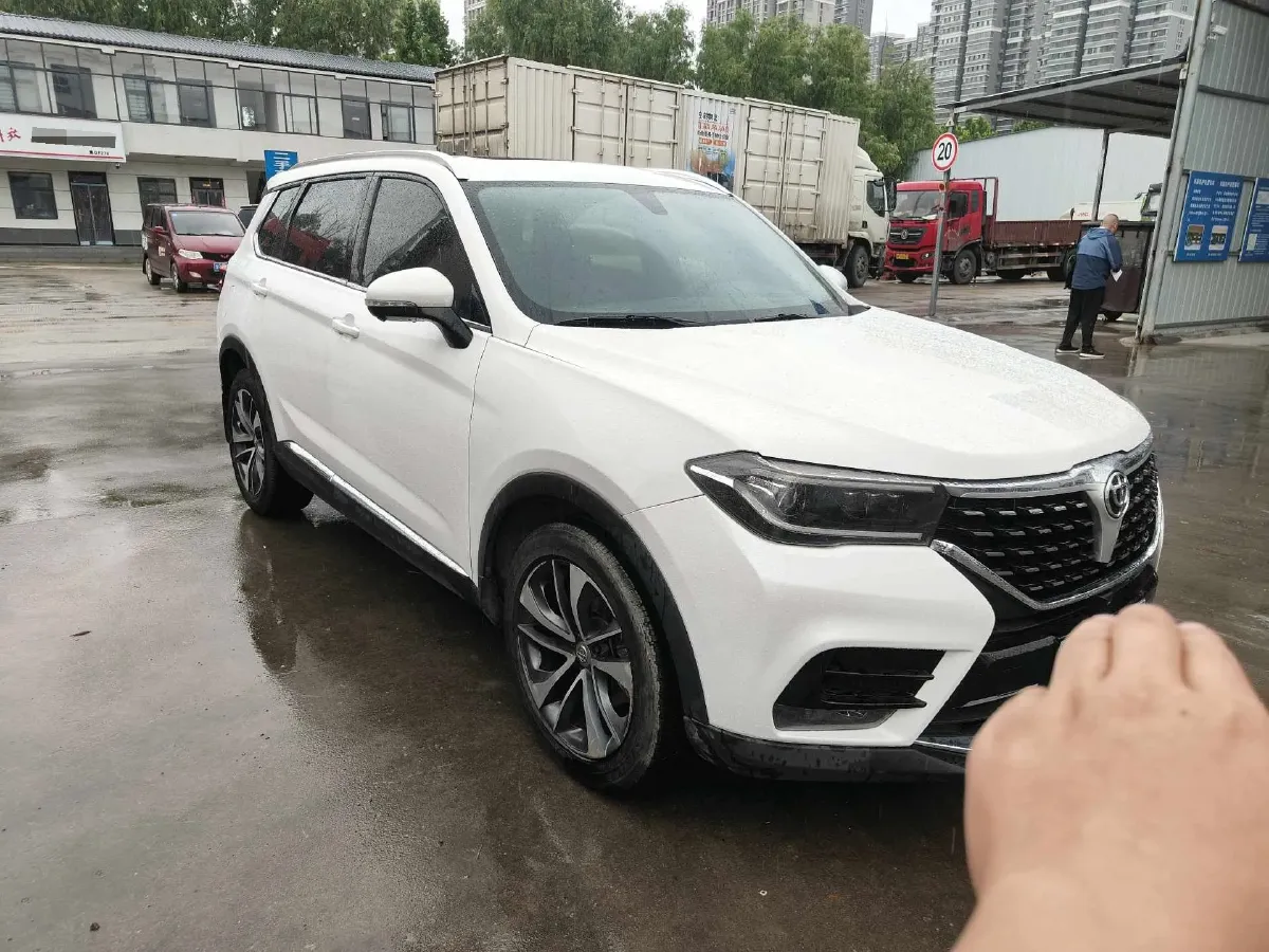 2018 Brilliance Auto V7 1.6T 204HP L4 7DCT,autocango,china used car exporter,china ev exporter,chinese used car exporter,chinese used ev exporter
