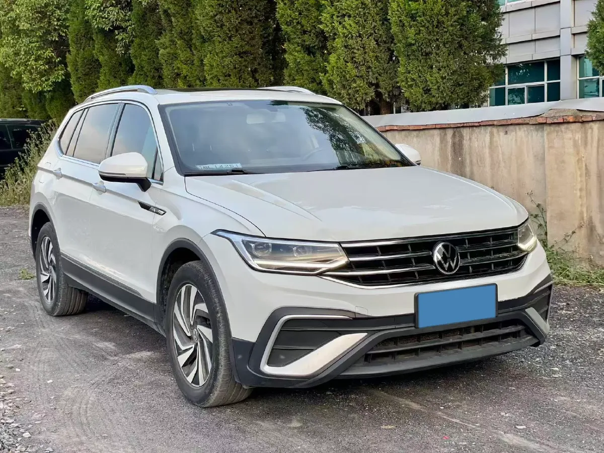 2023 Volkswagen Tiguan L 1.5T 160HP L4 7DCT,autocango,china used car exporter,china ev exporter,chinese used car exporter,chinese used ev exporter