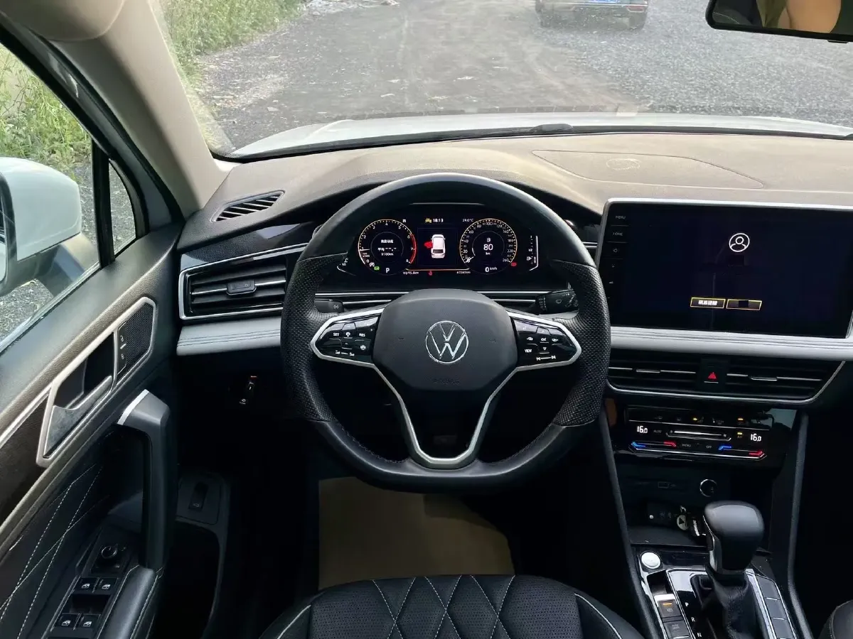 2023 Volkswagen Tiguan L 1.5T 160HP L4 7DCT,autocango,china used car exporter,china ev exporter,chinese used car exporter,chinese used ev exporter