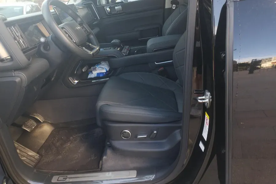 2023 FangChengBao Bao 5 1.5T 194HP L4 E-CVT PHEV 31.8KWH,autocango,china used car exporter,china ev exporter,chinese used car exporter,chinese used ev exporter