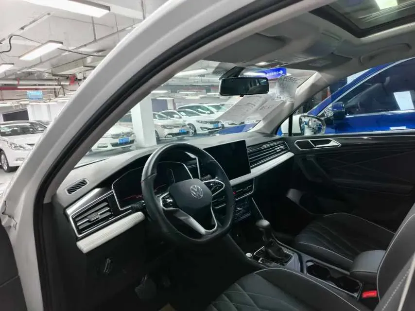 2023 Volkswagen Tiguan L 1.5T 160HP L4 7DCT,autocango,china used car exporter,china ev exporter,chinese used car exporter,chinese used ev exporter