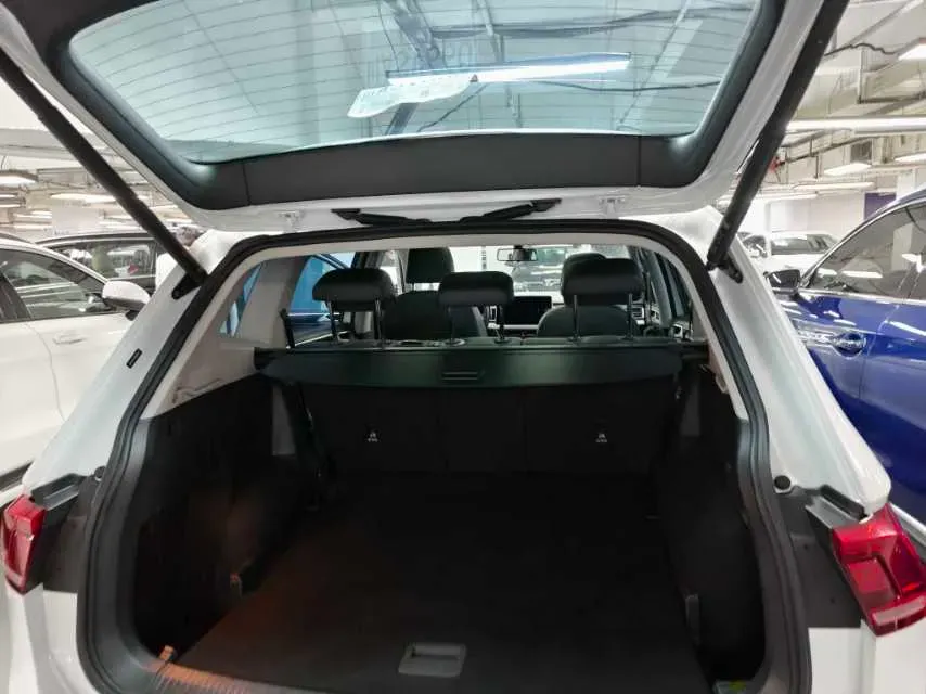2023 Volkswagen Tiguan L 1.5T 160HP L4 7DCT,autocango,china used car exporter,china ev exporter,chinese used car exporter,chinese used ev exporter