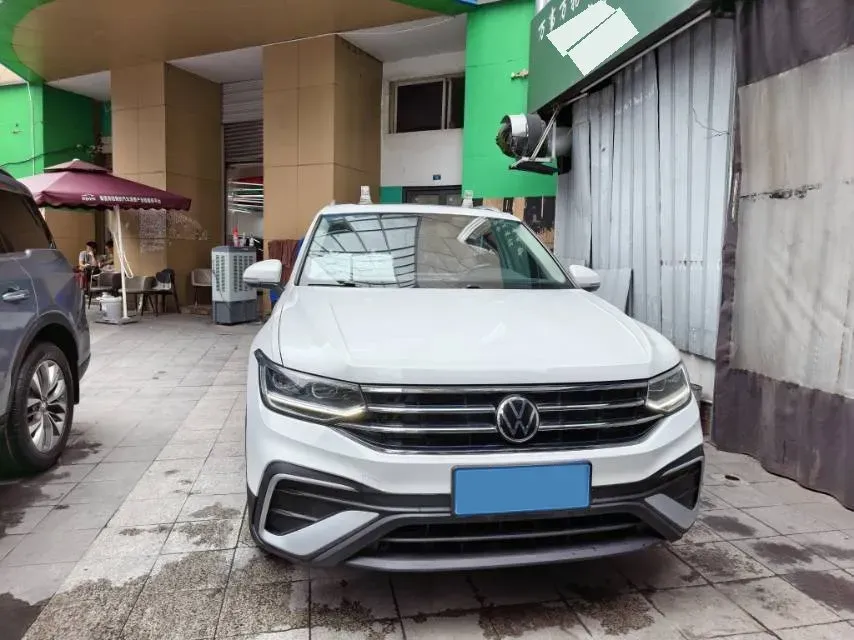 2023 Volkswagen Tiguan L 1.5T 160HP L4 7DCT,autocango,china used car exporter,china ev exporter,chinese used car exporter,chinese used ev exporter
