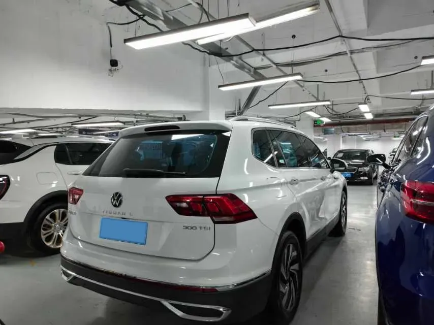 2023 Volkswagen Tiguan L 1.5T 160HP L4 7DCT,autocango,china used car exporter,china ev exporter,chinese used car exporter,chinese used ev exporter