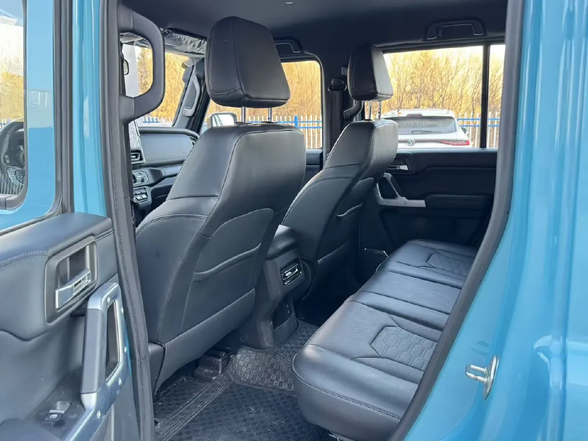 2025 212 212 T01 2.0T 252HP L4 8AT,autocango,china used car exporter,china ev exporter,chinese used car exporter,chinese used ev exporter