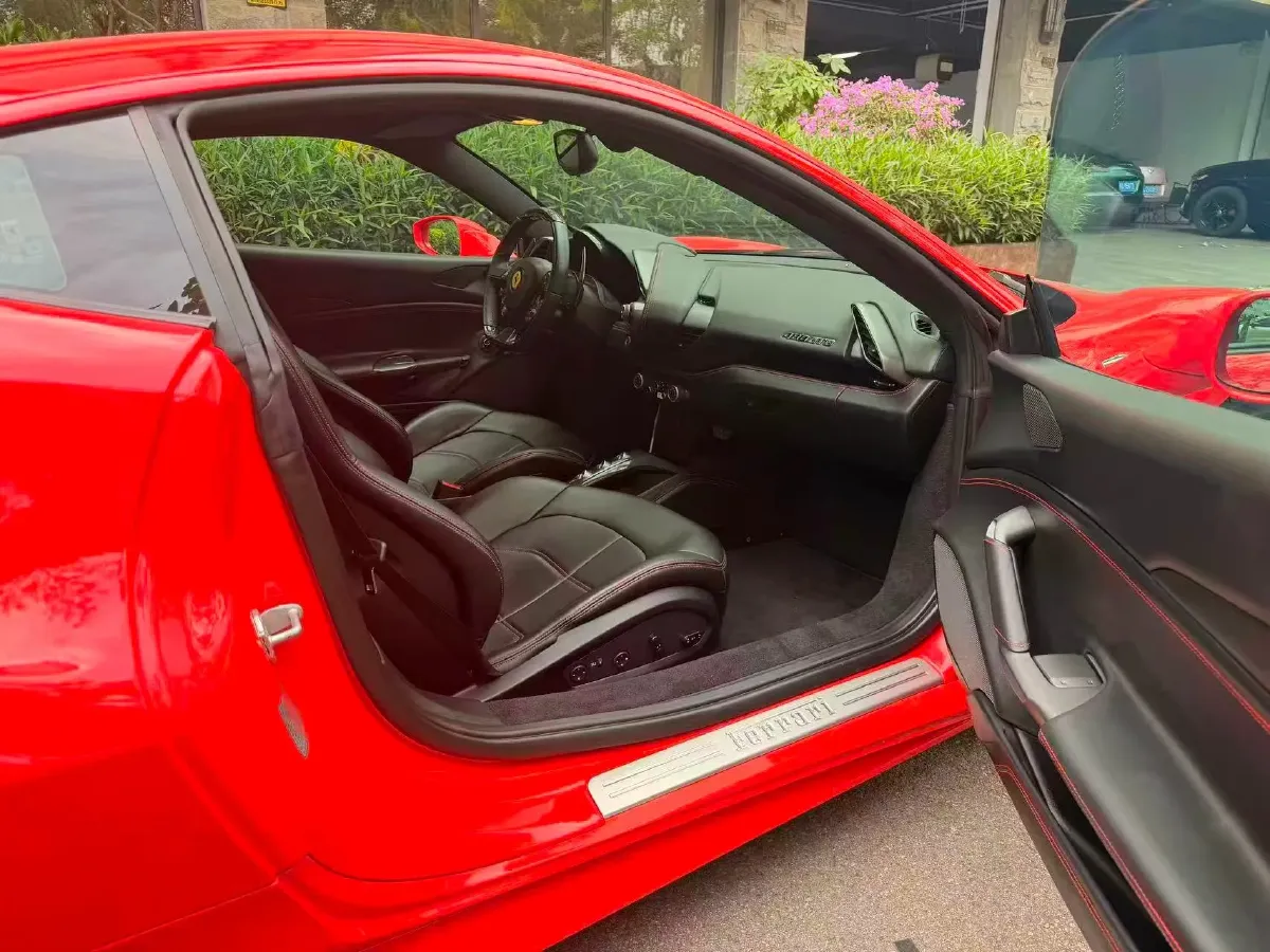 2015 Ferrari 488 3.9T 670HP V8 7DCT,autocango,china used car exporter,china ev exporter,chinese used car exporter,chinese used ev exporter
