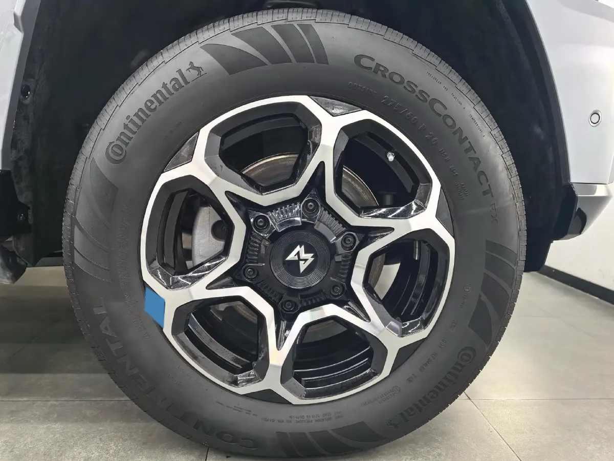 2025 M Hero WarriorM817 1.5T 197HP L4 PHEV,autocango,china used car exporter,china ev exporter,chinese used car exporter,chinese used ev exporter
