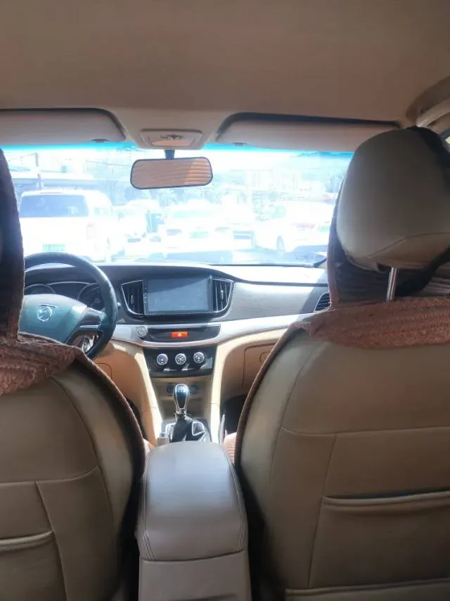 2016 BaoJun 730 1.5L 112HP L4 5MT,autocango,china used car exporter,china ev exporter,chinese used car exporter,chinese used ev exporter