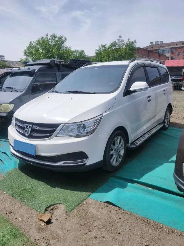 2016 BaoJun 730 1.5L 112HP L4 5MT,autocango,china used car exporter,china ev exporter,chinese used car exporter,chinese used ev exporter