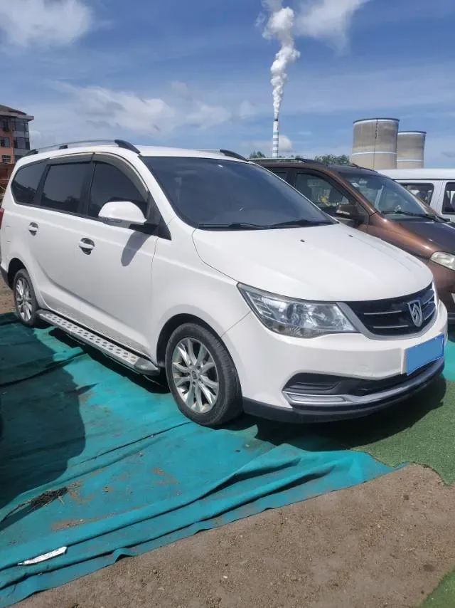 2016 BaoJun 730 1.5L 112HP L4 5MT,autocango,china used car exporter,china ev exporter,chinese used car exporter,chinese used ev exporter