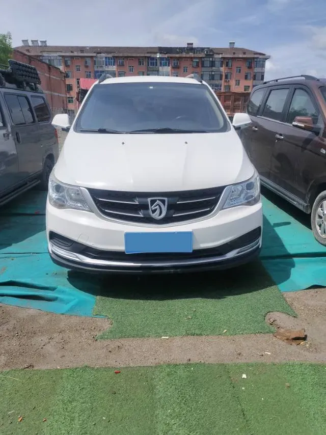 2016 BaoJun 730 1.5L 112HP L4 5MT,autocango,china used car exporter,china ev exporter,chinese used car exporter,chinese used ev exporter