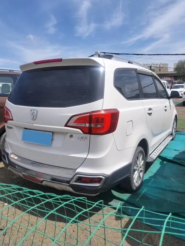 2016 BaoJun 730 1.5L 112HP L4 5MT,autocango,china used car exporter,china ev exporter,chinese used car exporter,chinese used ev exporter
