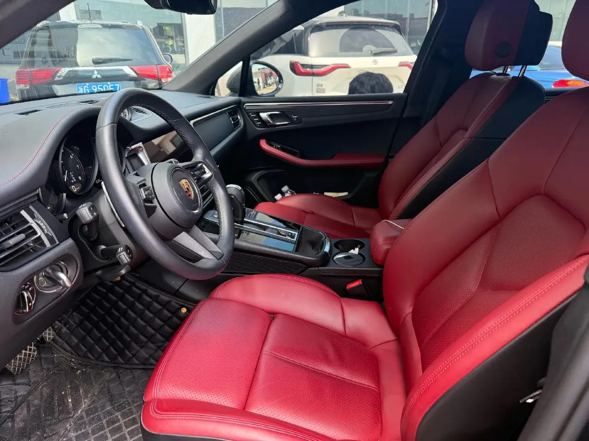 2022 Porsche Macan 2.0T 265HP L4 7DCT,autocango,china used car exporter,china ev exporter,chinese used car exporter,chinese used ev exporter