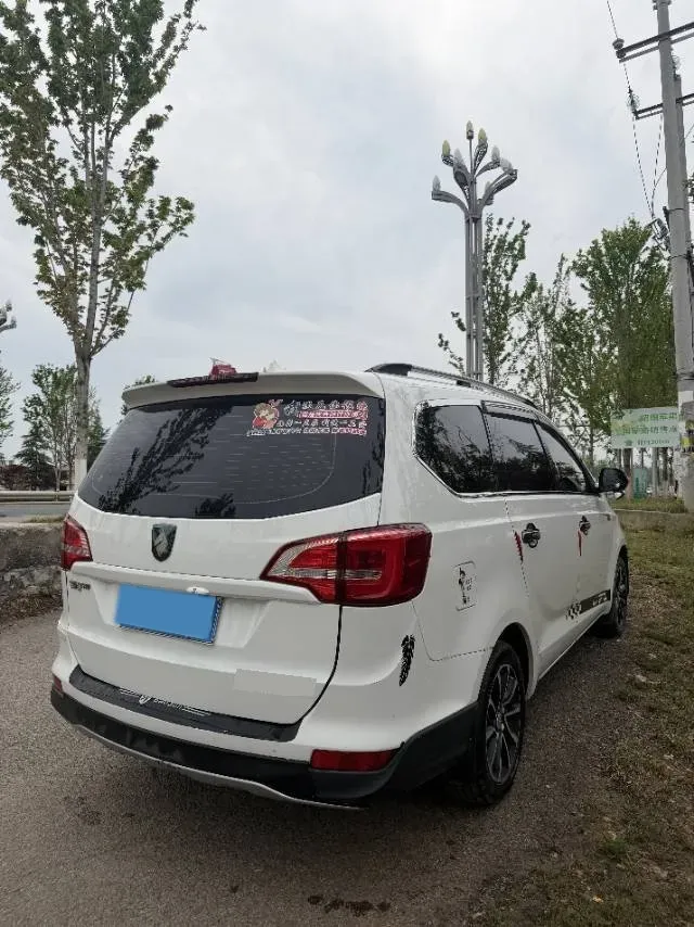 2016 BaoJun 730 1.5L 112HP L4 5MT,autocango,china used car exporter,china ev exporter,chinese used car exporter,chinese used ev exporter