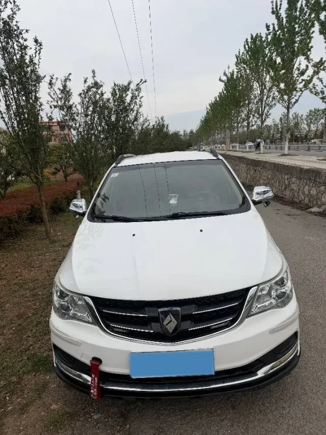 2016 BaoJun 730 1.5L 112HP L4 5MT,autocango,china used car exporter,china ev exporter,chinese used car exporter,chinese used ev exporter