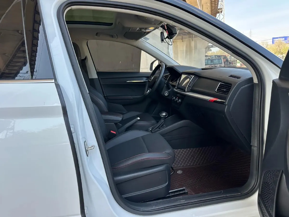 2023 Skoda Kamiq 1.5L 109HP L4 6AT,autocango,china used car exporter,china ev exporter,chinese used car exporter,chinese used ev exporter