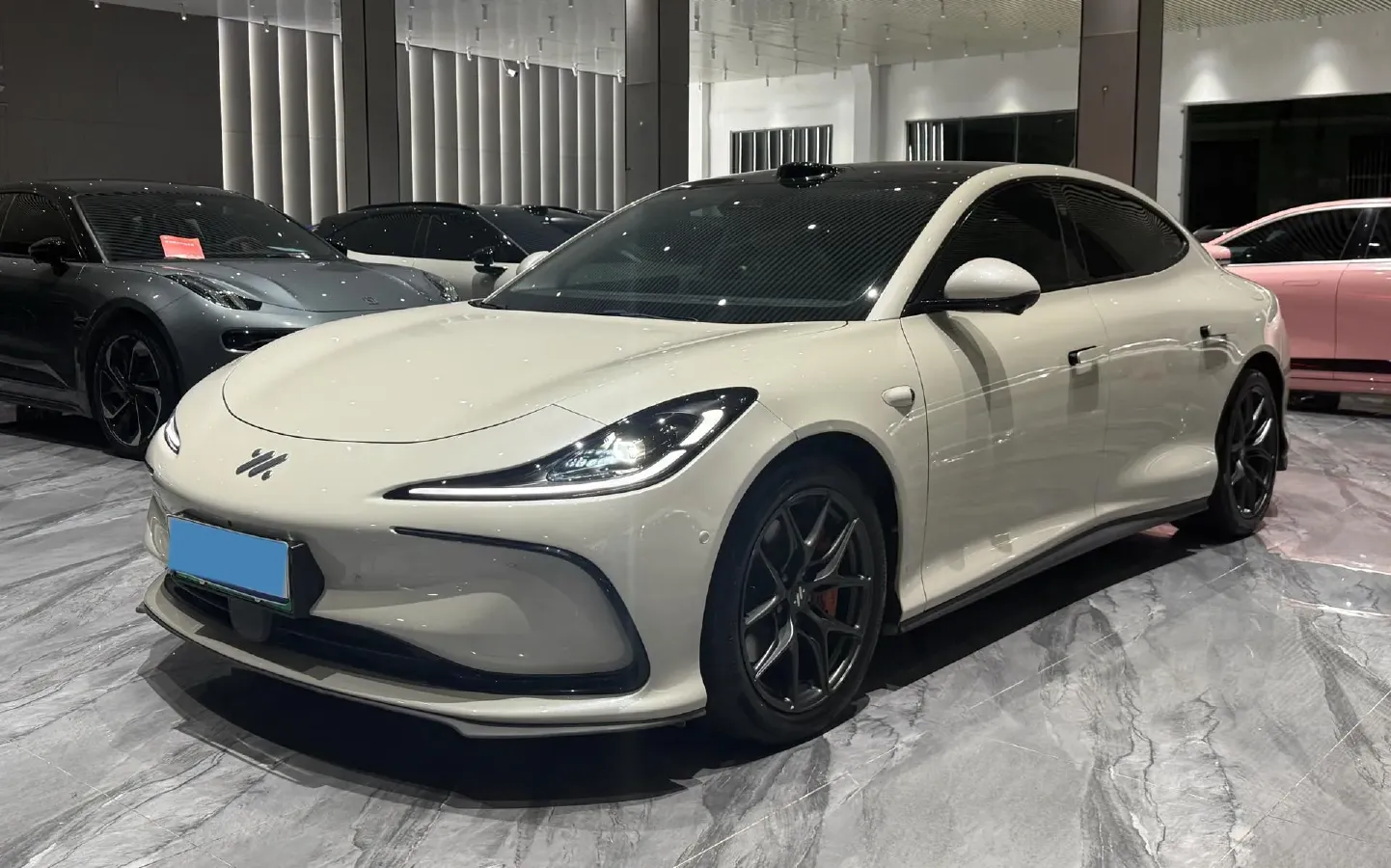 2024 IM L6 BEV 75KWH,autocango,china used car exporter,china ev exporter,chinese used car exporter,chinese used ev exporter