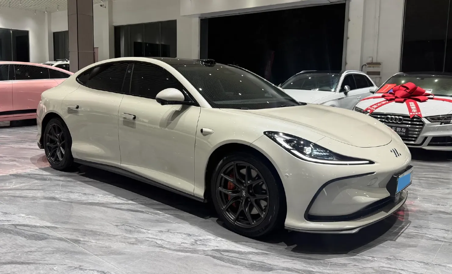 2024 IM L6 BEV 75KWH,autocango,china used car exporter,china ev exporter,chinese used car exporter,chinese used ev exporter