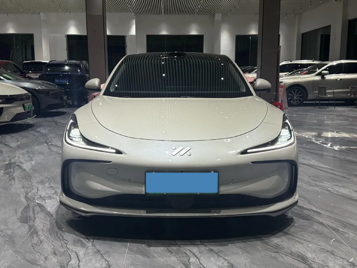 2024 IM L6 BEV 75KWH,autocango,china used car exporter,china ev exporter,chinese used car exporter,chinese used ev exporter
