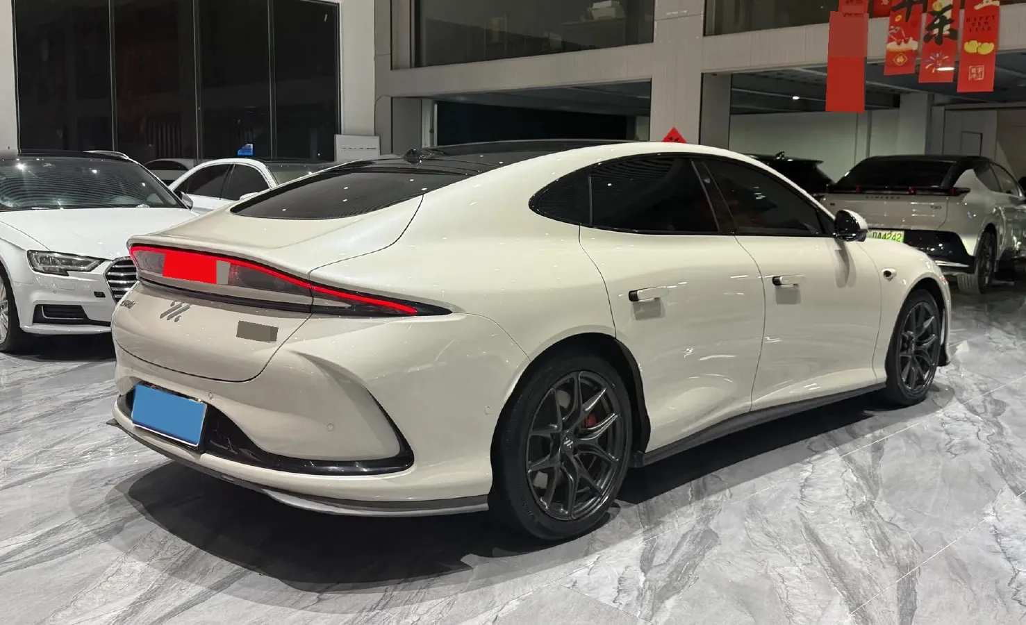 2024 IM L6 BEV 75KWH,autocango,china used car exporter,china ev exporter,chinese used car exporter,chinese used ev exporter