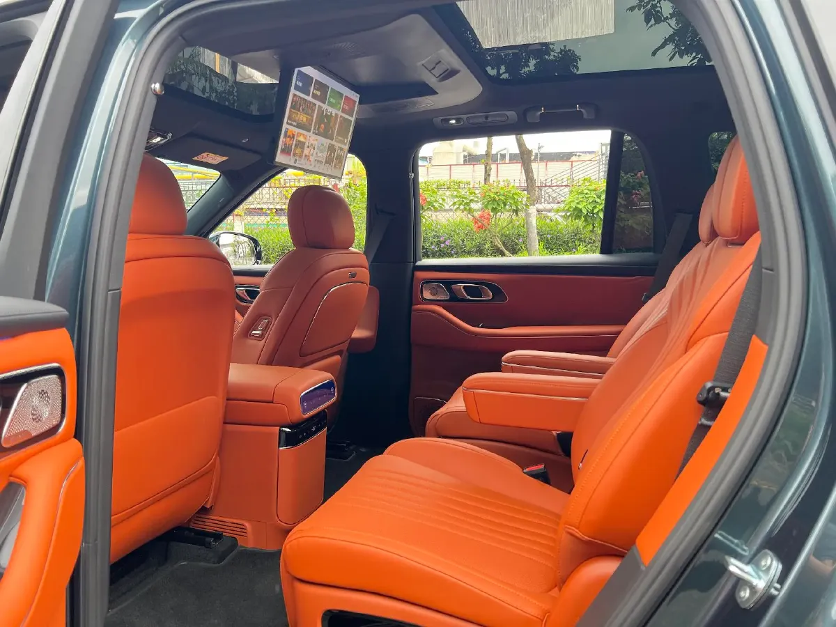 2025 Volkswagen Tiguan L 2.0T 220HP L4 7DCT,autocango,china used car exporter,china ev exporter,chinese used car exporter,chinese used ev exporter