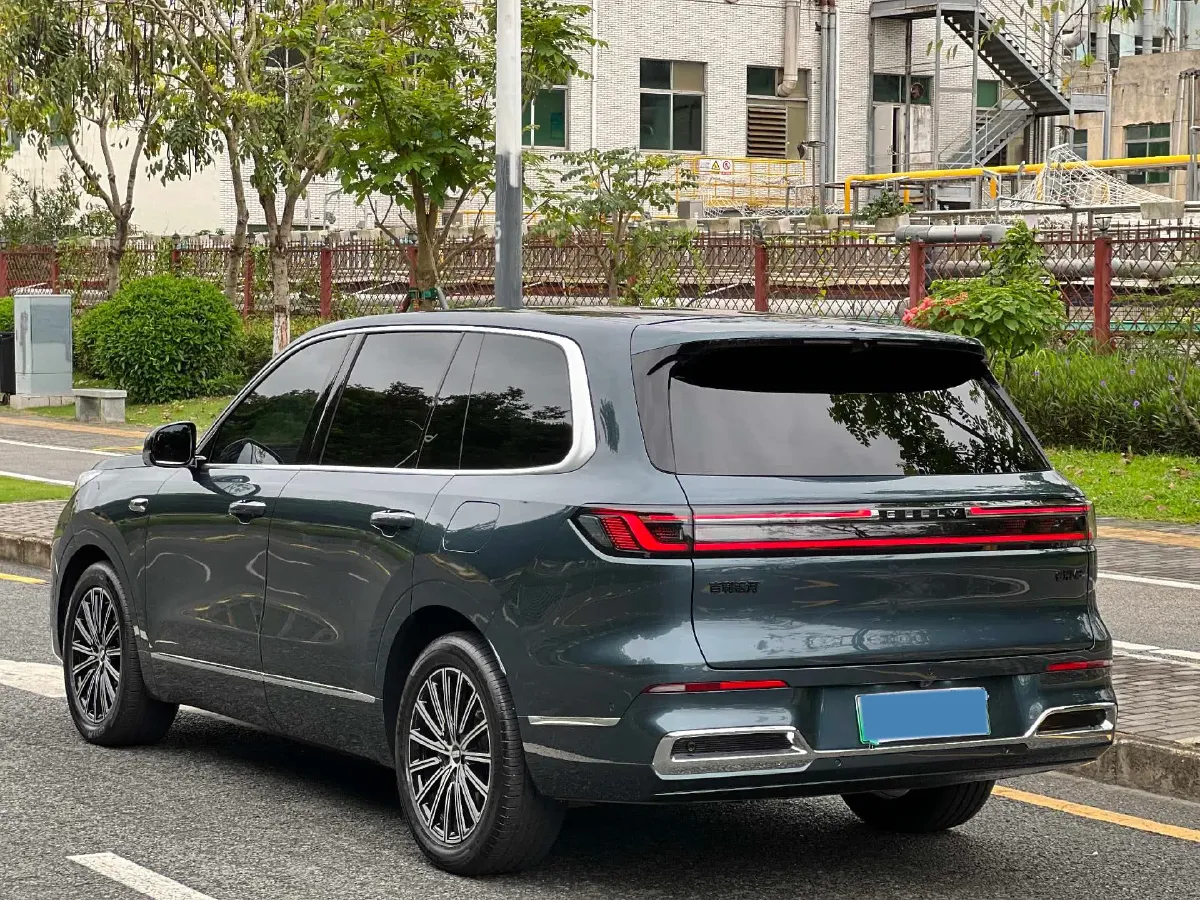 2025 Volkswagen Tiguan L 2.0T 220HP L4 7DCT,autocango,china used car exporter,china ev exporter,chinese used car exporter,chinese used ev exporter