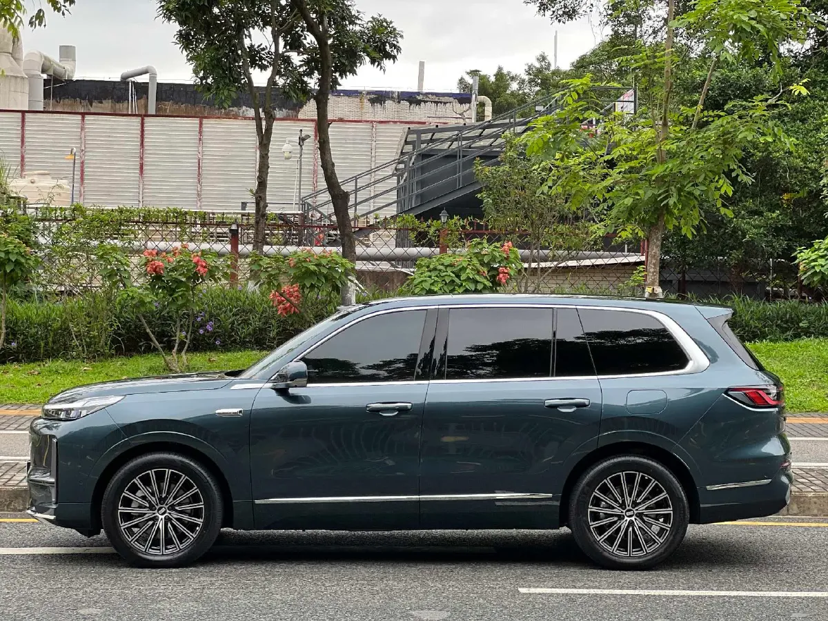 2025 Volkswagen Tiguan L 2.0T 220HP L4 7DCT,autocango,china used car exporter,china ev exporter,chinese used car exporter,chinese used ev exporter